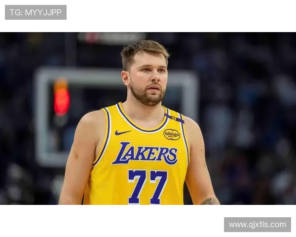 [NBA]东契奇抵达洛杉矶 福克斯联手文班亚马.